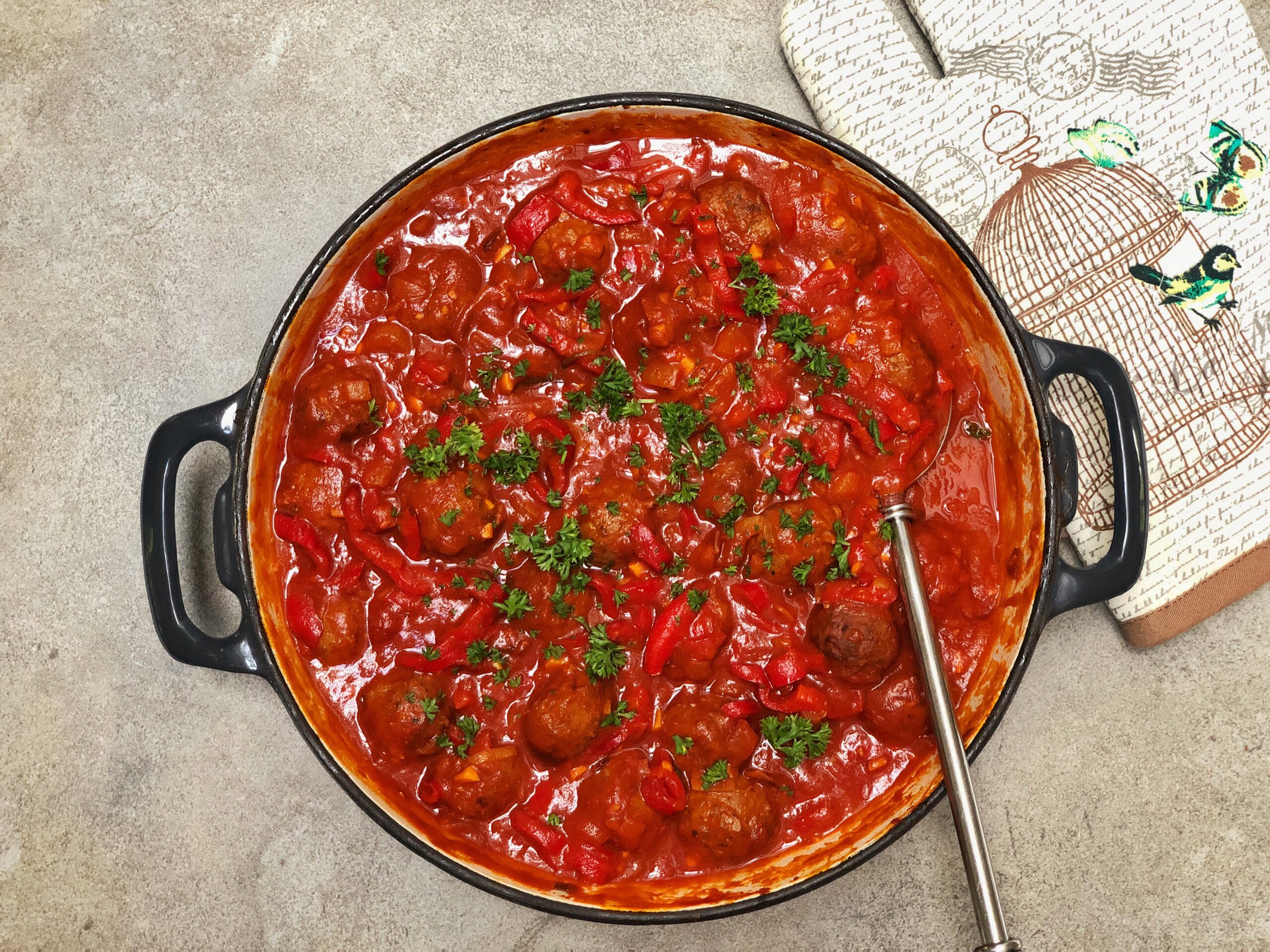Healthy meatballs in a rich tomato sauce