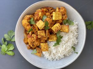 Roasted Cauliflower and Chickpea Curry with Crispy Tofu; best foods for weight loss